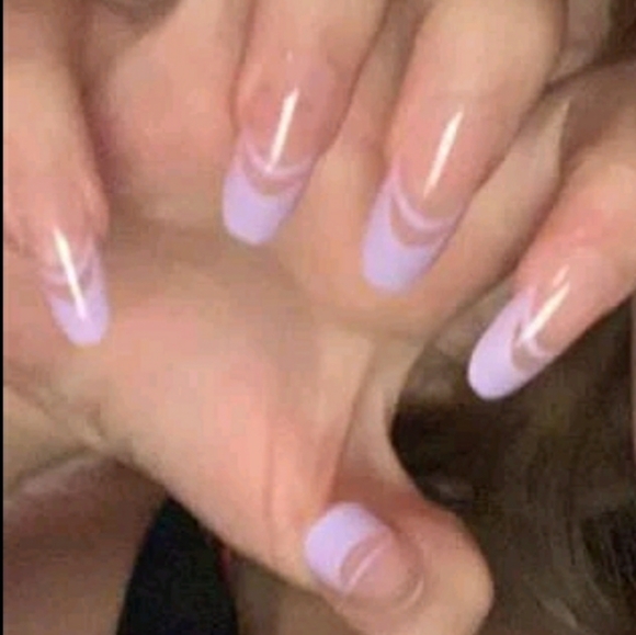 Barbie Lavender French nails - Picture 2 of 4